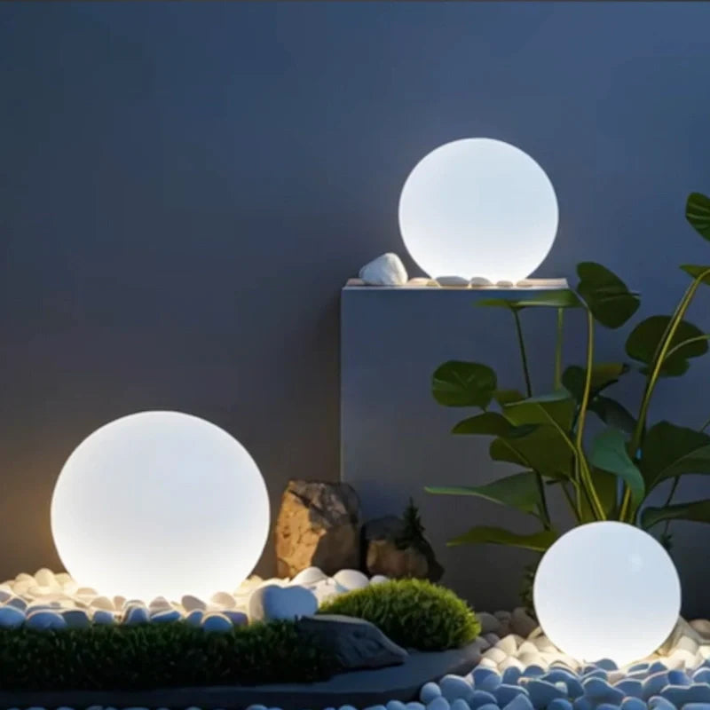 LysKlot – Solcellsdriven Trädgårdslampa