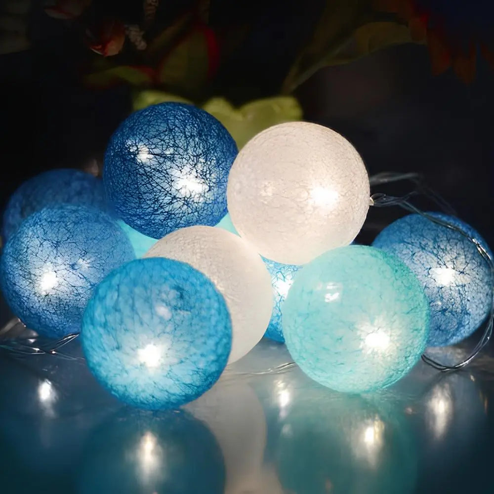 Dun - Ljusslinga med Bomullsbollar