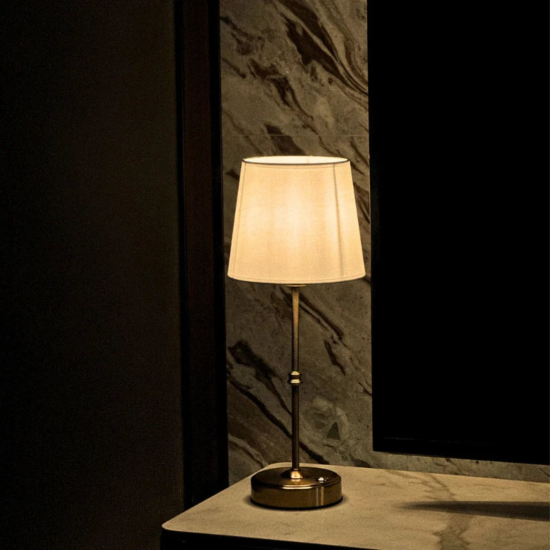 GoldenEase - Bordslampa