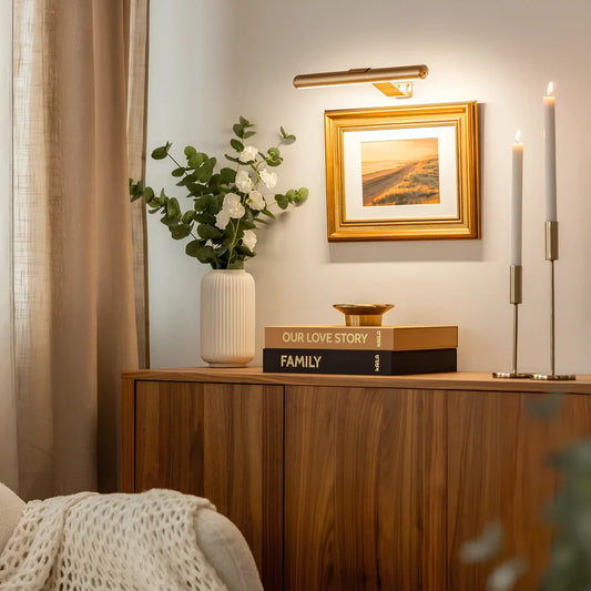 KonstLjus – Trådlös Tavellampa i Modern Design