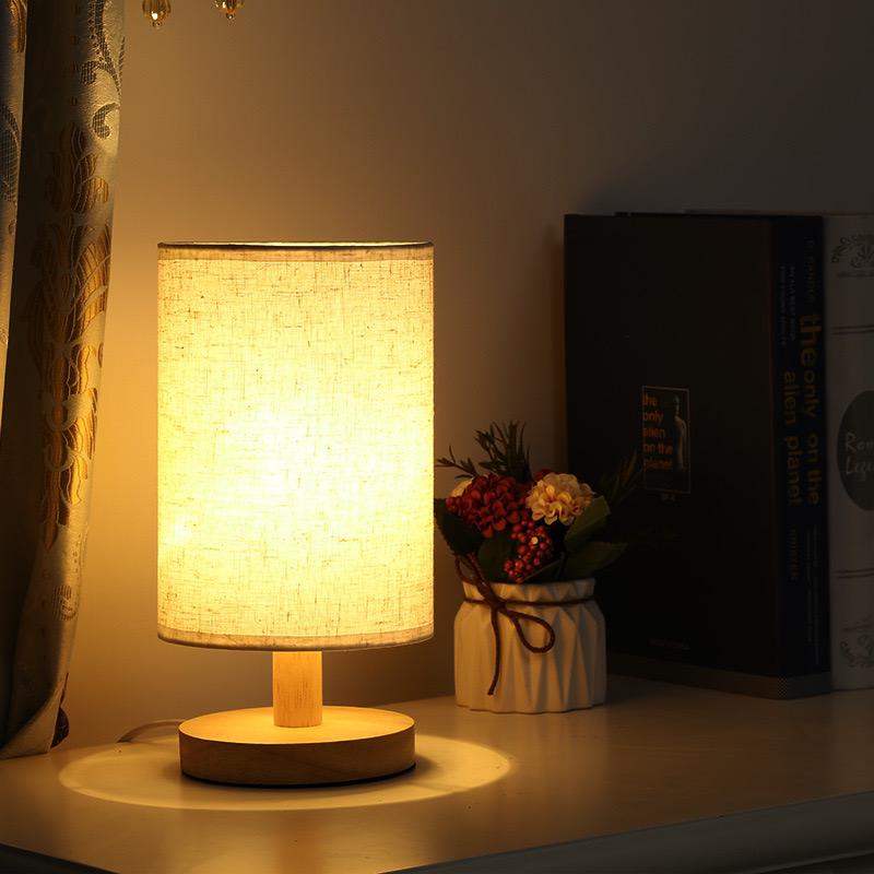 Natur - Bordslampa i Trä och Tyg