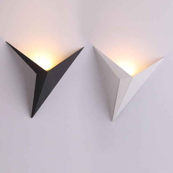 Trigon - Geometrisk Vägglampa