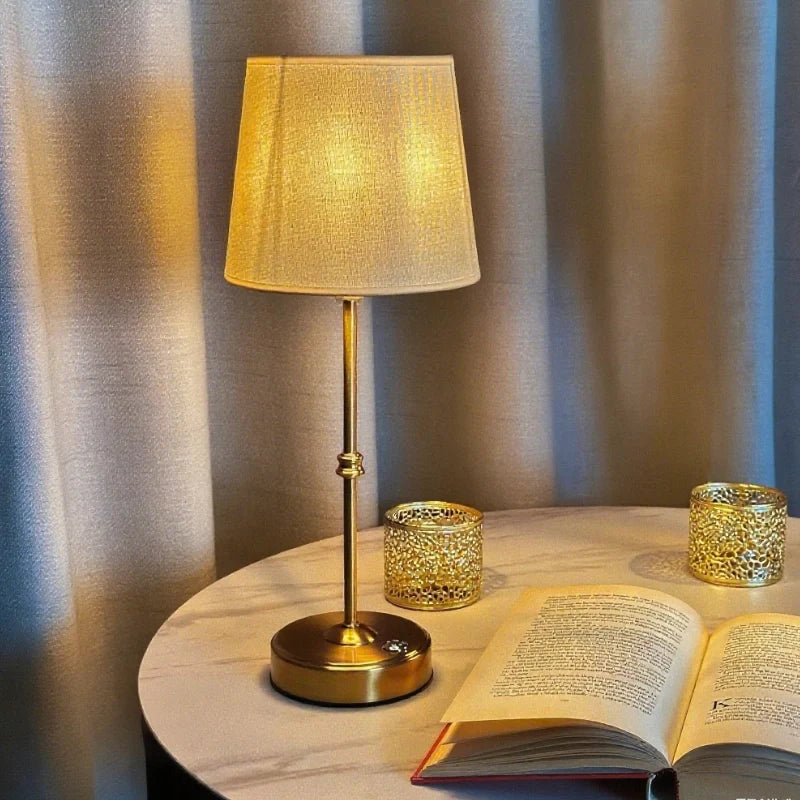 GoldenEase - Bordslampa